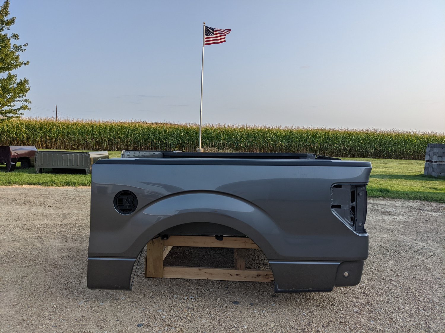 0914 FORD 150 5′ 5 FT QUAD BED TRUCKBED MARKET