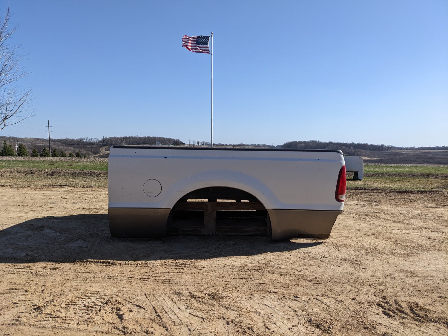 9910 FORD SUPER DUTY SHORT BED TRUCKBED AND TRACTORS MARKET